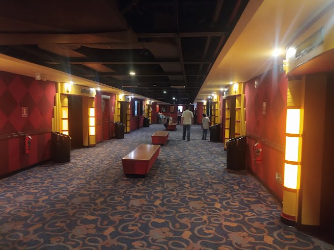 Fachada de Cines Unidos Las Trinitarias 7231